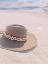 Load image into Gallery viewer, Daisy Chain PEARL Headband